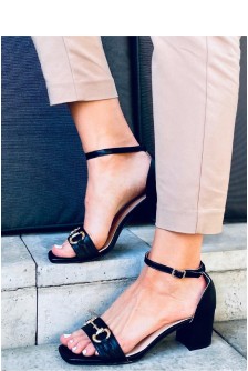 Sandalai su kulnu model 166546 Inello