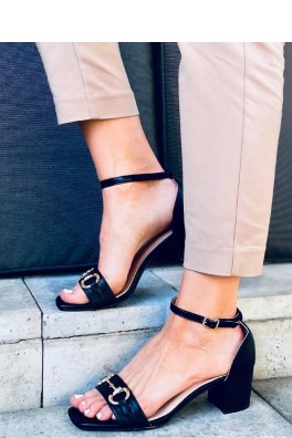 Sandalai su kulnu model 166546 Inello