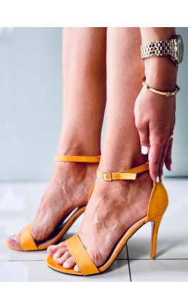 Sandalai su kulnu model 166923 Inello