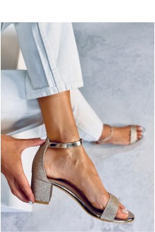 Sandalai su kulnu model 179895 Inello