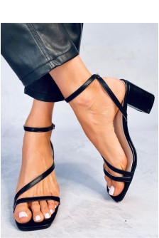 Sandalai su kulnu model 181946 Inello