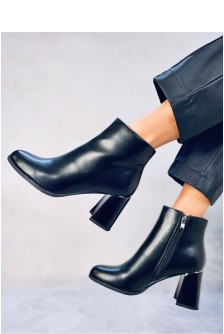 Batai su kulnu model 188620 Inello