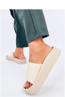 Šlepetės model 194633 Inello