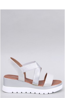 Sandalai su kulnu model 195137 Inello