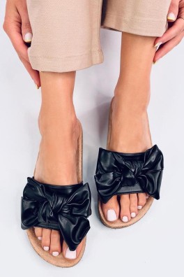 Šlepetės model 195619 Inello