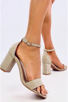 Sandalai su kulnu model 197275 Inello