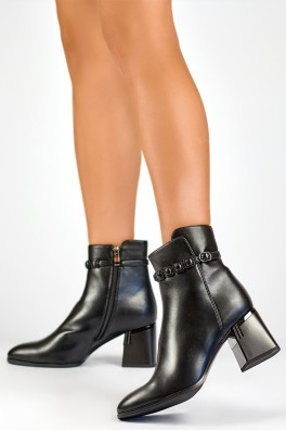 Batai su kulnu model 200261 PRIMO