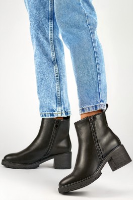 Batai su kulnu model 200274 PRIMO