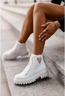 Batai model 200622 Step in style