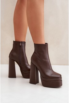 Batai su kulnu model 204692 Step in style