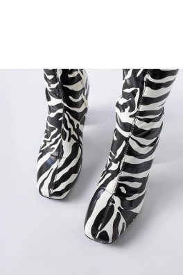 Batai su kulnu model 204737 Solea