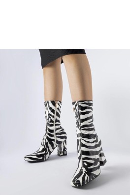 Batai su kulnu model 204737 Solea