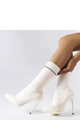 Batai su kulnu model 204773 Solea