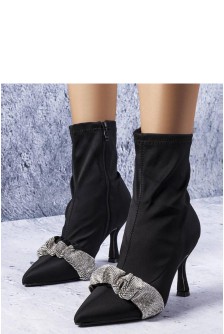 Batai su kulnu model 204774 Solea