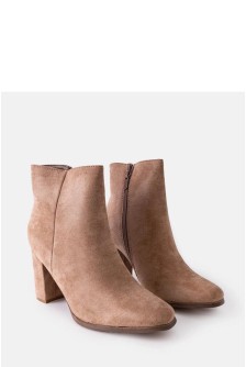 Batai su kulnu model 204826 Solea