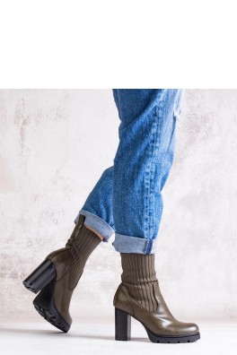 Batai su kulnu model 205810 Solea