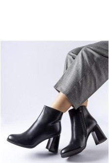 Batai su kulnu model 205849 Solea