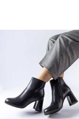 Batai su kulnu model 205849 Solea