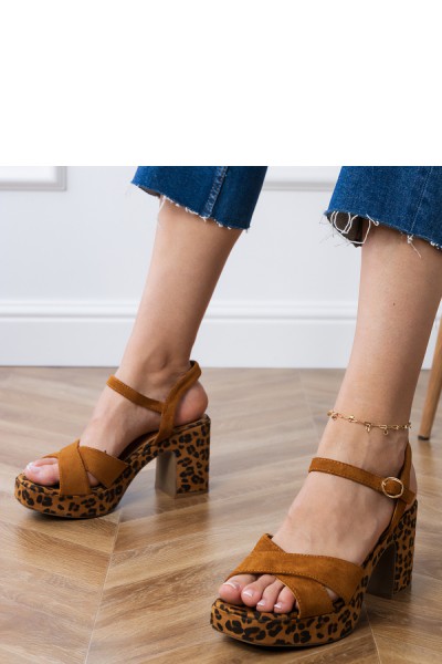Sandalai su kulnu model 213413 PRIMO