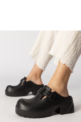 Šlepetės model 213746 PRIMO