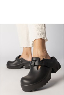 Šlepetės model 213746 PRIMO